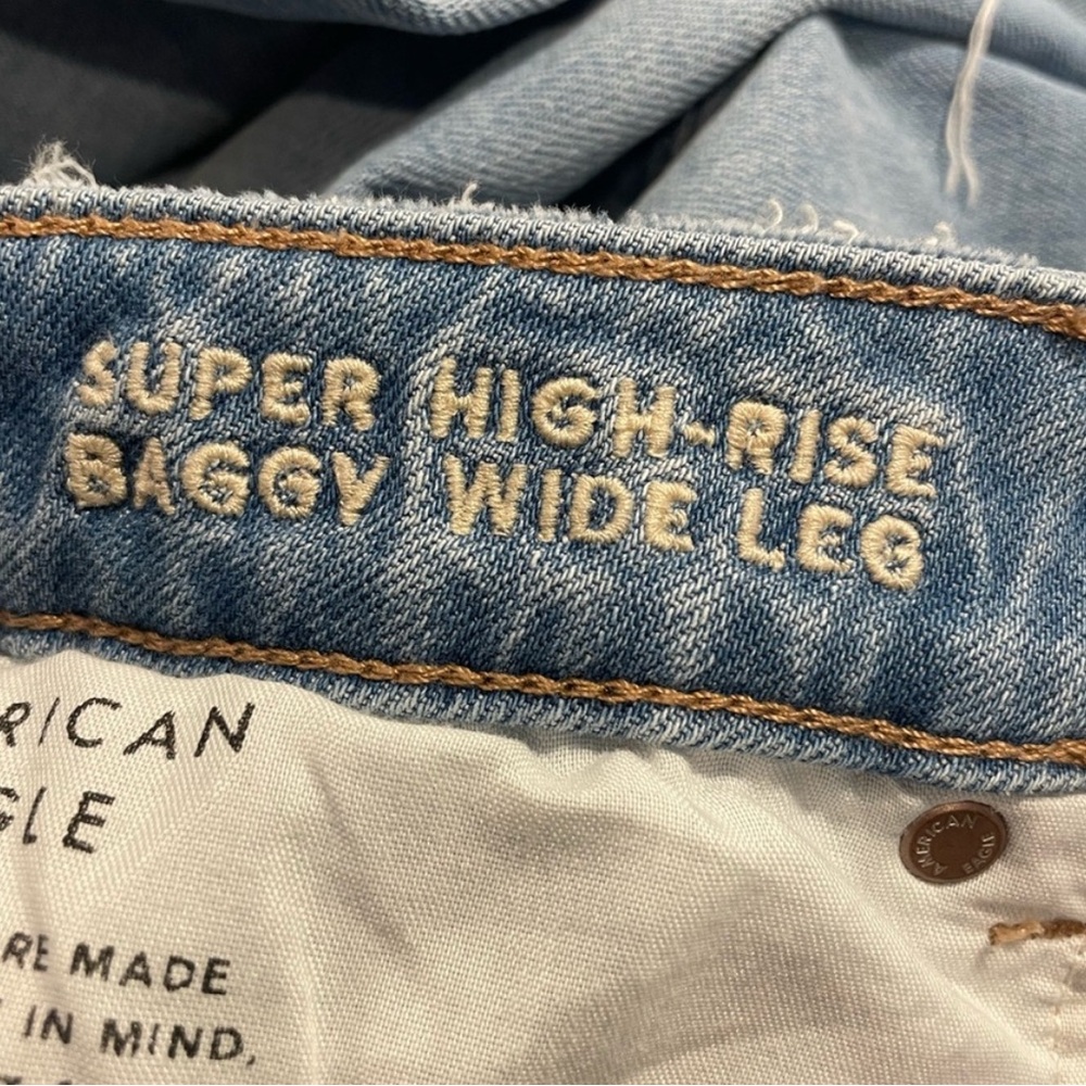 American Eagle Super High-Rise Baggy Wide Leg Jeans Size 6 Short